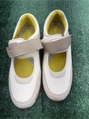 Vionic Kids Cream and Yellow Mary-Jane Style Sneakers with Strap